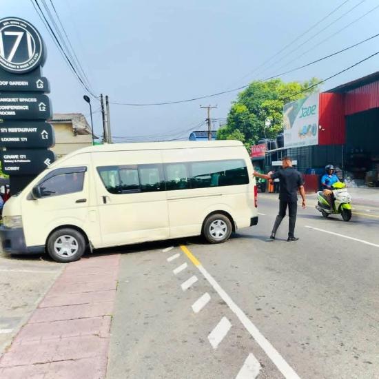 Royal Eagles Security Services (Pvt) Ltd is a premier security services provider based in Sri Lanka, committed to delivering top-tier security solutions to commercial, industrial, residential, and government establishments.